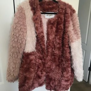 DAYA by Zendaya Color Block Faux Fur Coat